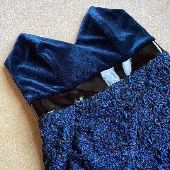TOPSHOP Velvet & Jacquard Strapless Minidress (8) - Picture 7 of 10